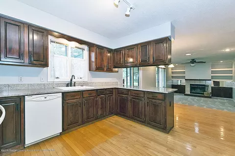 2542 Capeside Dr, Okemos, MI 48864 photo 12