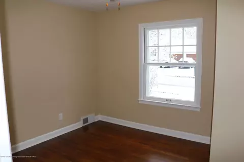 2116 Alpha St, Lansing, MI 48910 photo 6