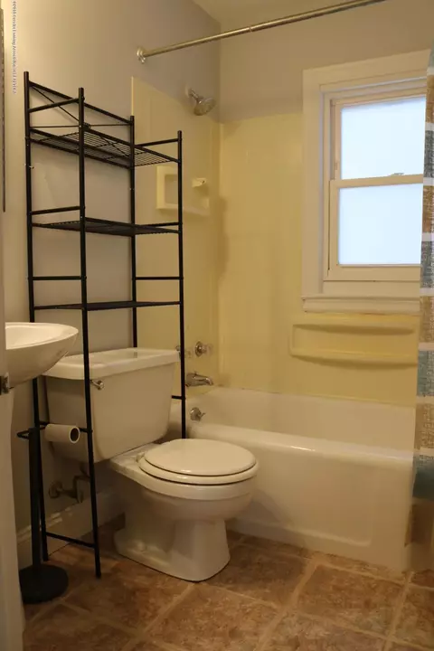 2116 Alpha St, Lansing, MI 48910 photo 8