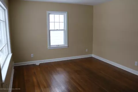 2116 Alpha St, Lansing, MI 48910 photo 2