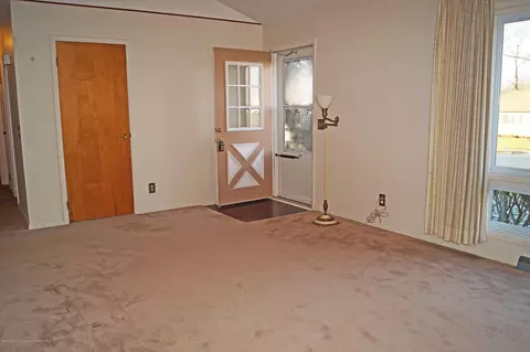 2811 Harwick Dr, Lansing, MI 48917 photo 2