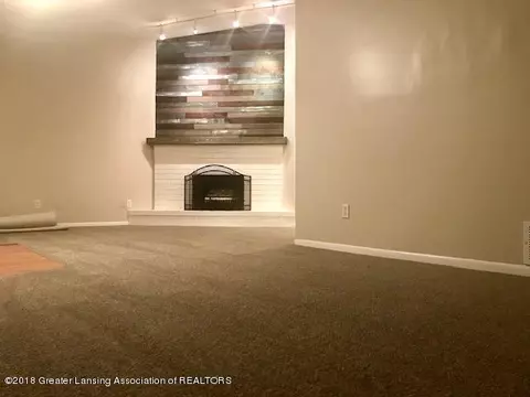 4325 Gull Rd, Lansing, MI 48917 photo 9