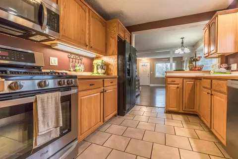8403 Loomis Rd, Dewitt, MI 48820 photo 9