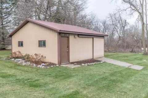 8403 Loomis Rd, Dewitt, MI 48820 photo 3