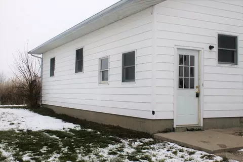 1096 E Johnson Rd, Ithaca, MI 48847 photo 4