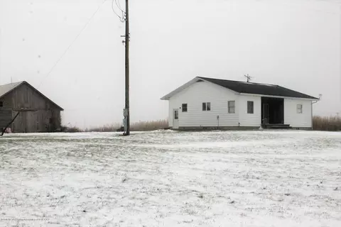 1096 E Johnson Rd, Ithaca, MI 48847 photo 2