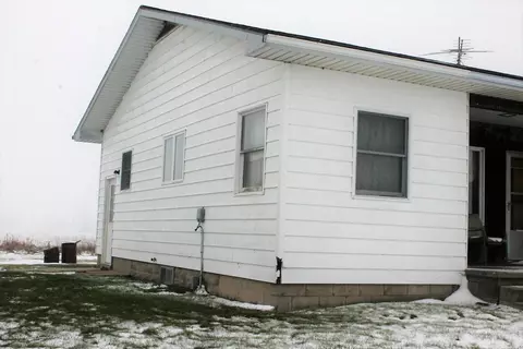 1096 E Johnson Rd, Ithaca, MI 48847 photo 3