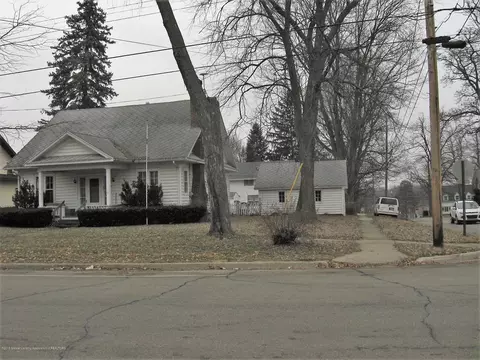 521 E Scott St, Grand Ledge, MI 48837 photo 2