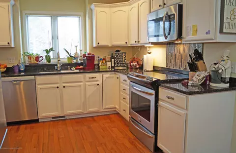 438 White Pine Blvd, Lansing, MI 48917 photo 11