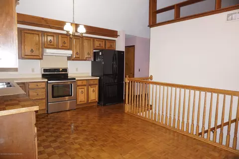 1224 Sandhill Dr, Dewitt, MI 48820 photo 2