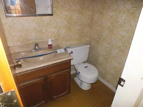 851 Krust Dr, Owosso, MI 48867 photo 9