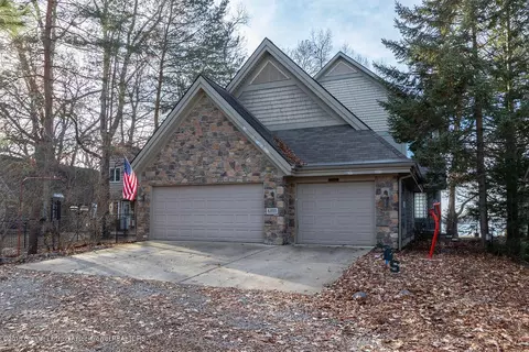 6111 Cottage Dr, Haslett, MI 48840 photo 1