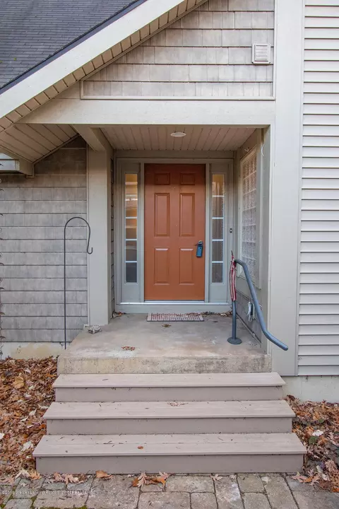 6111 Cottage Dr, Haslett, MI 48840 photo 3