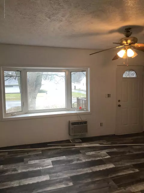 2059 Phillips Ave, Holt, MI 48842 photo 2