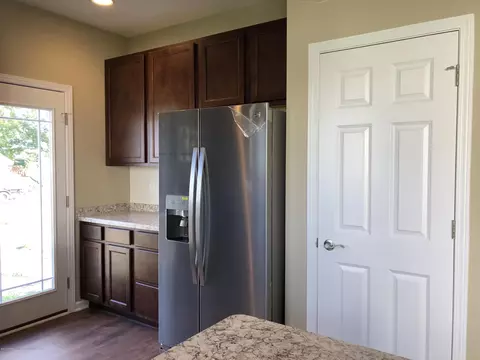 8566 Jacaranda Dr, Dimondale, MI 48821 photo 12
