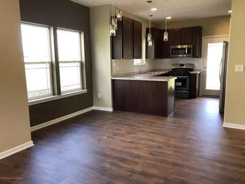 8566 Jacaranda Dr, Dimondale, MI 48821 photo 2