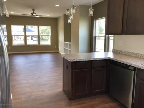 8566 Jacaranda Dr, Dimondale, MI 48821 photo 17