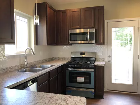 8566 Jacaranda Dr, Dimondale, MI 48821 photo 11