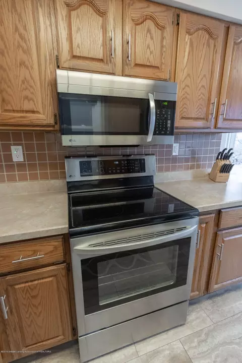 2921 Webster Rd, Lansing, MI 48906 photo 22