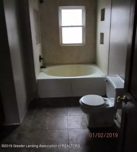 213 E Pine St, Elsie, MI 48831 photo 8