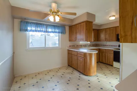 200 E Syringa Dr, Lansing, MI 48910 photo 8