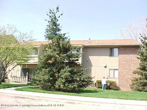 1747 Maple Ridge Rd # 18, Haslett, MI 48840 photo 2