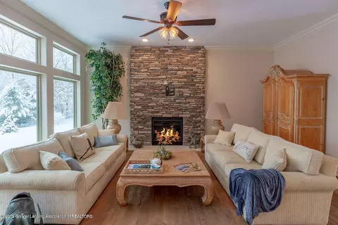 16943 Willowbrook Dr, Haslett, MI 48840 photo 11