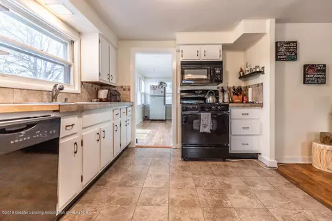 4540 Monroe St, Holt, MI 48842 photo 6