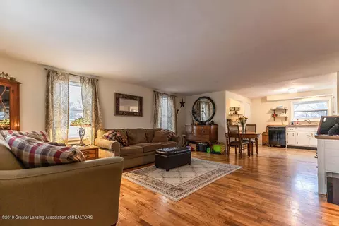 4540 Monroe St, Holt, MI 48842 photo 2