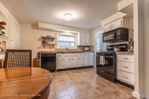 4540 Monroe St, Holt, MI 48842 photo 7