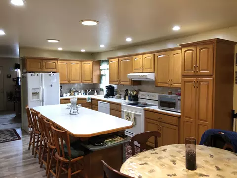 1012 Barney Ave, Flint, MI 48503 photo 7
