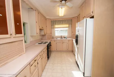 1039 Maycroft Rd, Lansing, MI 48917 photo 8