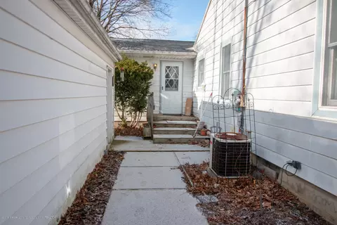 1039 Maycroft Rd, Lansing, MI 48917 photo 22