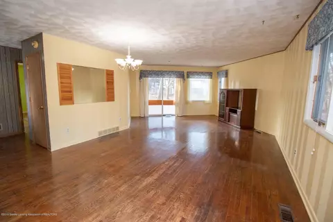 1039 Maycroft Rd, Lansing, MI 48917 photo 7