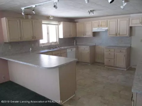 3884 Beeman Rd, Williamston, MI 48895 photo 2