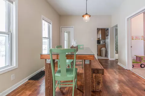 910 Everett Dr, Lansing, MI 48915 photo 7