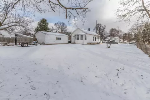 910 Everett Dr, Lansing, MI 48915 photo 20