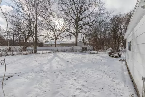 910 Everett Dr, Lansing, MI 48915 photo 18
