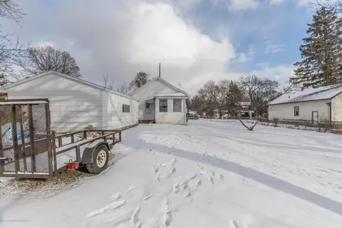 910 Everett Dr, Lansing, MI 48915 photo 19