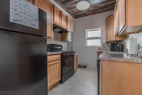 910 Everett Dr, Lansing, MI 48915 photo 8