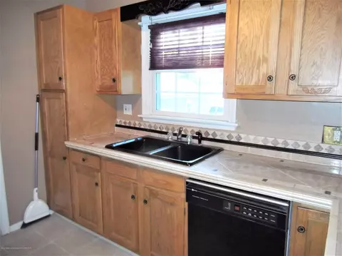 615 Kipling Blvd, Lansing, MI 48912 photo 8