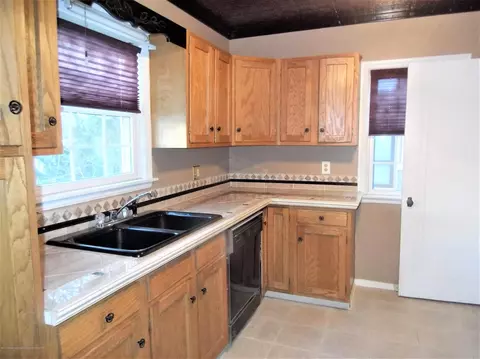 615 Kipling Blvd, Lansing, MI 48912 photo 6