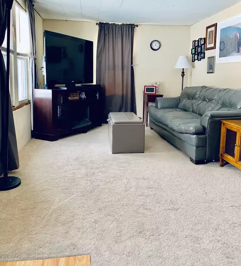 511 Gilbert St, Owosso, MI 48867 photo 5