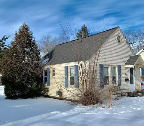 511 Gilbert St, Owosso, MI 48867 photo 4