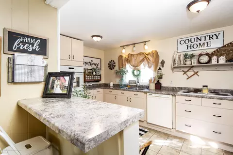 1982 E Winegar Rd, Morrice, MI 48857 photo 9