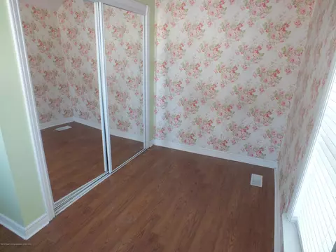 306 E Main St, Ionia, MI 48846 photo 7