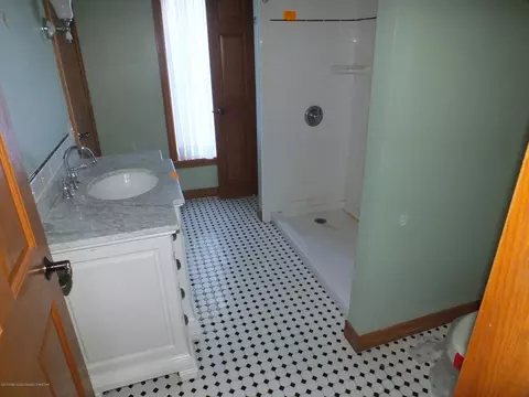 306 E Main St, Ionia, MI 48846 photo 5