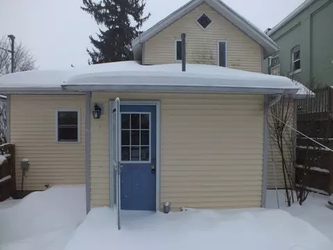 306 E Main St, Ionia, MI 48846 photo 2