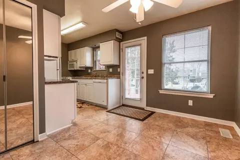 6313 Beechfield Dr, Lansing, MI 48911 photo 9