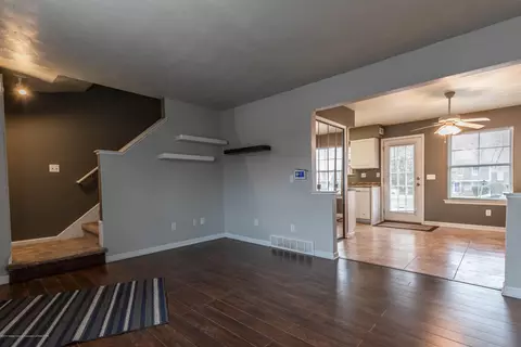 6313 Beechfield Dr, Lansing, MI 48911 photo 4
